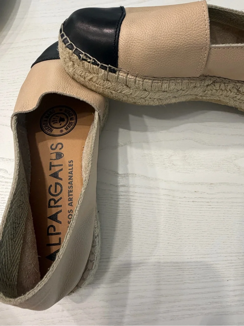 Women's Leather Two-Tone Beige and Black Espadrille Slip-Ons /EU 38 / US7.5-8